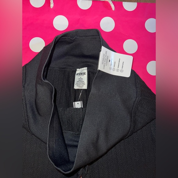 NWT VS PINK Size MEDIUM Black Seamless Cable Knit Flare Legging. - Picture 4 of 10